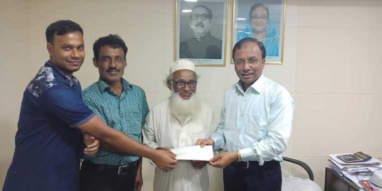 লোহাগাড়ায় মসজিদ-মাদ্রাসায় অনুদান প্রদান করলেন এমএ মোতালেব সিআইপি