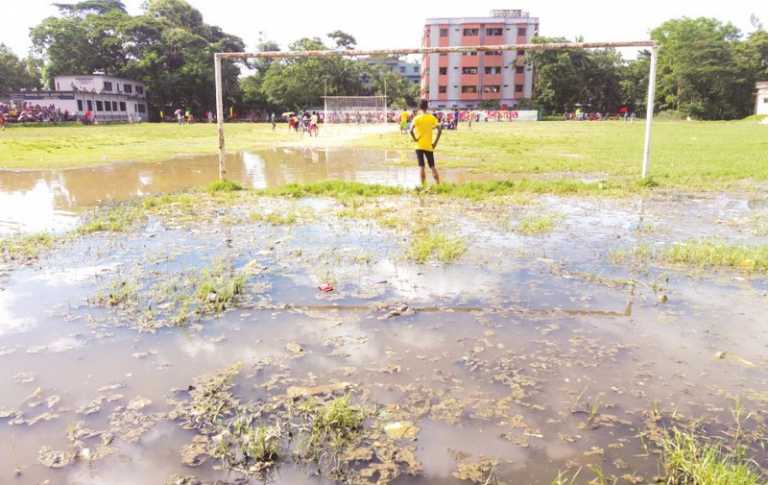 সাতকানিয়া মডেল হাই স্কুলের বেহাল দশা