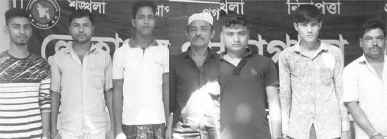 লোহাগাড়ায় সাত আসামি গ্রেপ্তার