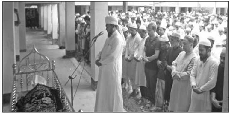 সাংবাদিক আবু সুফিয়ানের ভাই আবুল ফজলের জানাযা ও দাফন সম্পন্ন।