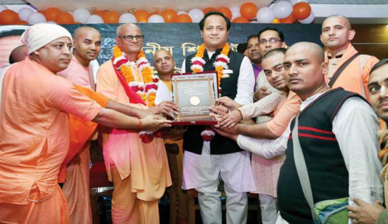 ইসকনের সংবর্ধনা সভায় ব্যারিস্টার নওফেল আধ্যাত্মিক শিক্ষায় সমাজে অশুভ শক্তি বিনাশ করা যায়
