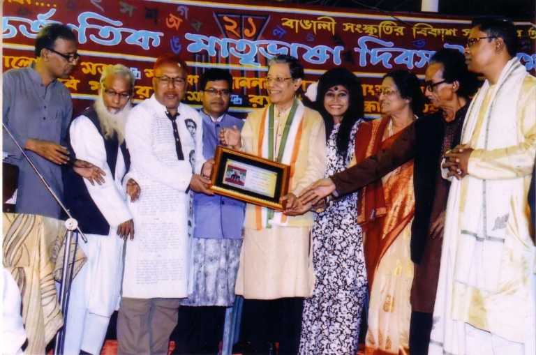 শোয়েব ফারুকীকে লোককলা চর্চা কেন্দ্রের অভিনন্দন