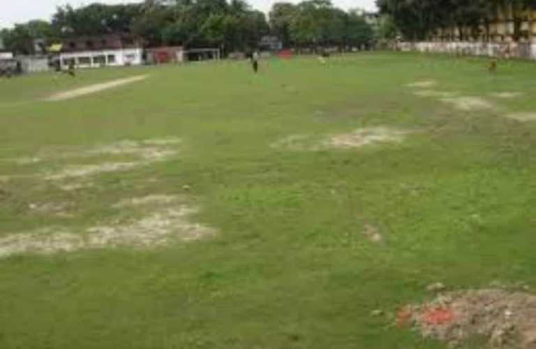 মঙ্গলবার পশ্চিম সাতকানিয়া কাঞ্চনা হাই স্কুল মাঠে গরুর বিশাল বাজার