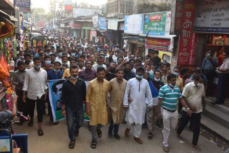 সাতকানিয়ায়  আওয়ামী  যুবলীগের উদ্যোগে ৪৮ তম প্রতিষ্ঠা বার্ষিকী পালিত।