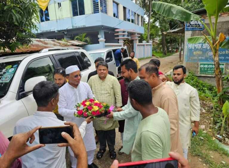 সাতকানিয়া উপজেলা চেয়ারম্যান ও মেয়রের এলাকার উন্নয়ন কাজ পরিদর্শন