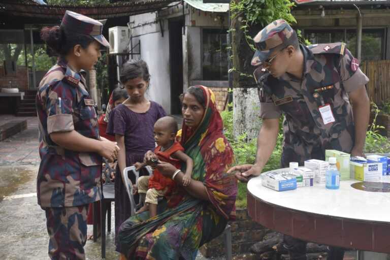 বিজিবি’র উদ্যোগে সাতকানিয়ায় বন্যা দুর্গতদের  উদ্ধার তৎপরতা, ত্রাণসামগ্রী বিতরণ ও চিকিৎসা সেবা প্রদান