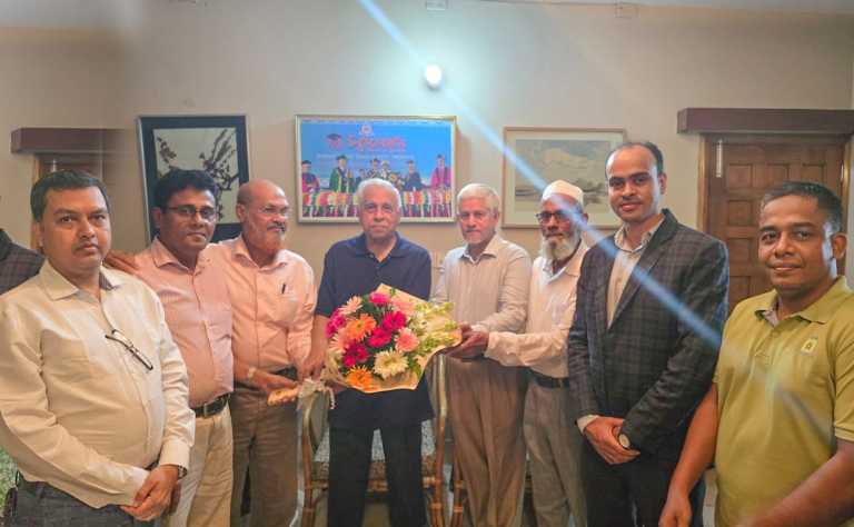 ড. আলমগীর মোহাম্মদ সিরাজুদ্দীনে সাথে এ.কে.বি.সি ঘোষ ইনস্টিটিউটের প্রাক্তন শিক্ষার্থী পরিষদের সাক্ষাৎ