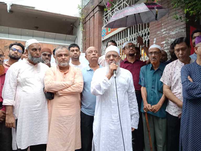 চট্টগ্রামে সাংবাদিক নেতা রুহুল আমীন গাজীর গায়েবানা জানাযা অনুষ্ঠিত