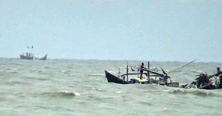 আনোয়ারার মাছধরা ট্রলার বঙ্গোপসাগরে জলদস্যুর কবলে