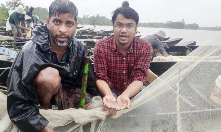 হালদায় মা মাছ ডিম ছেড়েছে