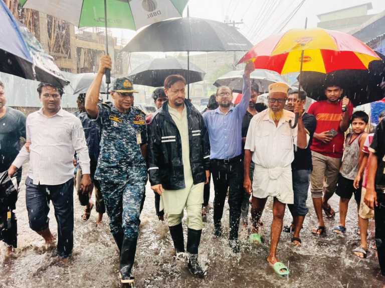 পাঁচলাইশ ওয়ার্ডস্থ হাজীপাড়া এলাকা পরিদর্শনে মেয়র
