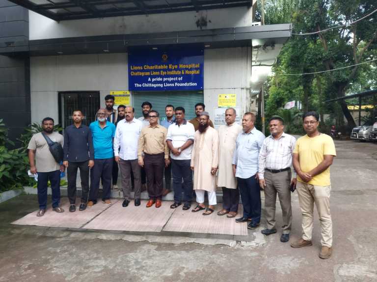 চট্টগ্রাম লায়ন্স চক্ষু হাসপাতাল পরিদর্শনে লায়ন আসলাম চৌধুরী