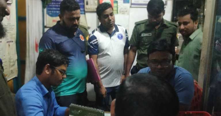 সাতকানিয়ায় ৩ ডেন্টাল কেয়ারকে লক্ষাধিক টাকা জরিমানা