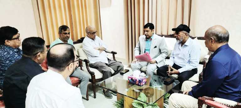 চট্টগ্রাম বিভাগীয় কমিশনারের সাথে আঞ্জুমান মুফিদুল ইসলাম নেতৃবৃন্দের সাক্ষাত